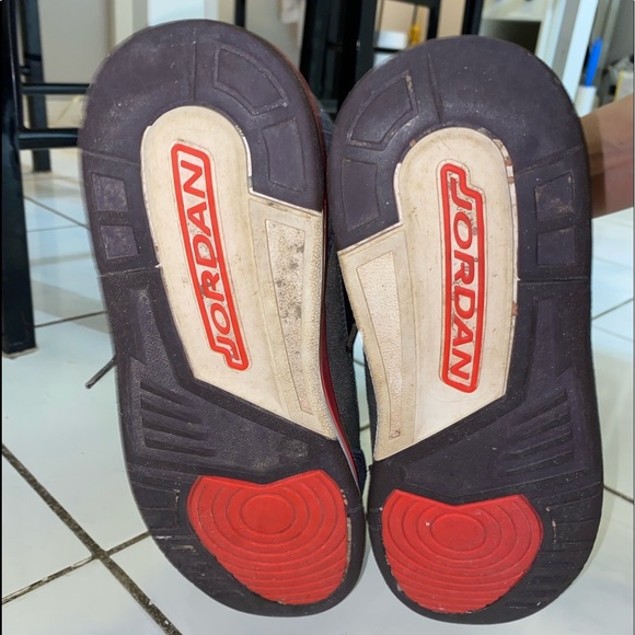 Air Jordans Crimson 3 - Picture 5 of 7